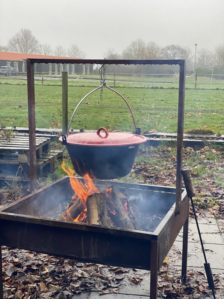 Bålhygge ved shelterpladsen